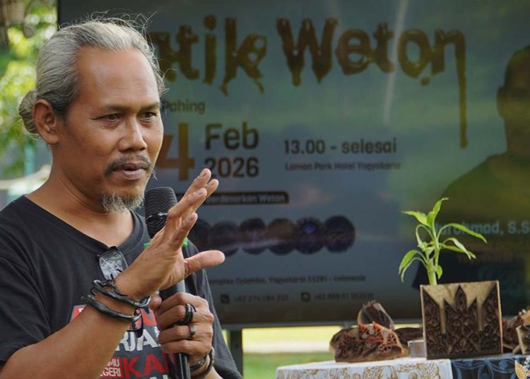 Batik Cap Kertas dan Eksplorasi Diri, Cara Loman Park Menafsir Ulang Tradisi Jawa