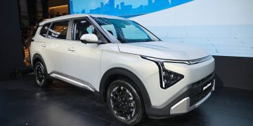 Ketika Dunia Otomotif Bertemu Demam K-Pop, Kia Ikut Ramaikan Fan Meeting Hearts2Hearts di Jakarta