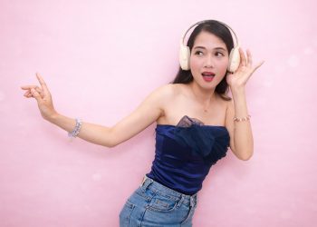 Dari Ruang Redaksi ke Lantai Dansa, Langkah Berani Kintan Lewat Single ‘Lets Dance’