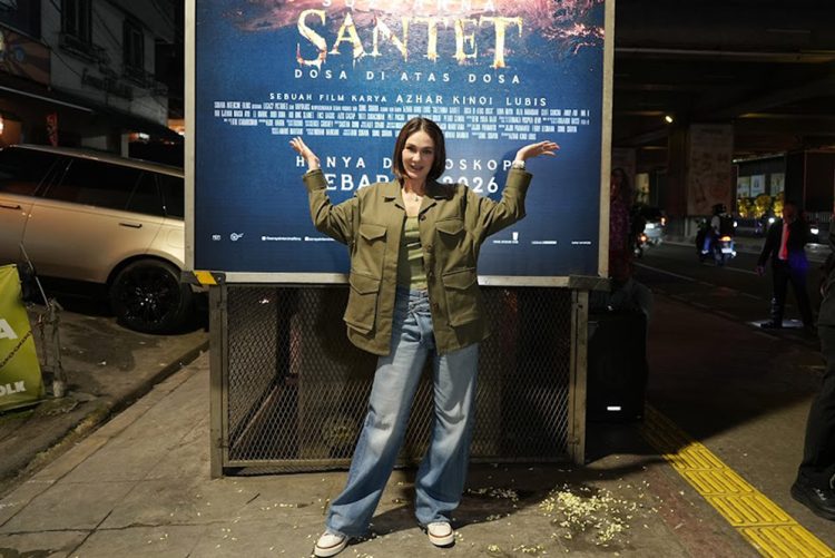 Luna Maya Hidupkan Kembali Legenda Suzzanna di Blok M