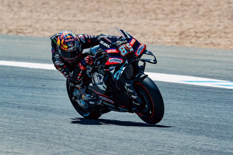 Misi Penebusan Aprilia di Jerez: Empat Motor Kuasai Enam Besar, Bezzecchi Jaga Tradisi Podium