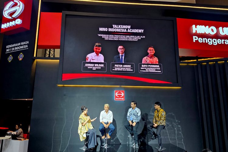 Hadirkan Langkah Nyata, Hino Berikan Solusi Keselamatan di Jalur Logistik Nasional