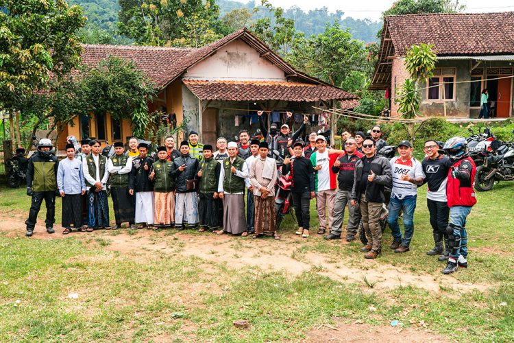 Komunitas Ducati Wujudkan Mimpi Santri Pondok Pesantren Daarut Toha, Sukabumi
