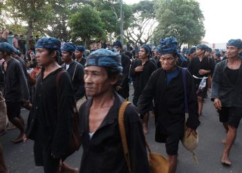 Membaca Pesan Sunyi dari Kaki-Kaki Tak Beralas di Seba Baduy 2026