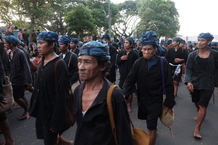 Membaca Pesan Sunyi dari Kaki-Kaki Tak Beralas di Seba Baduy 2026