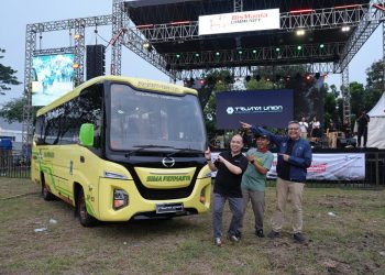 Hino Serahkan Bus Spesial PO Sima Perkasya di Jamnas Bismania