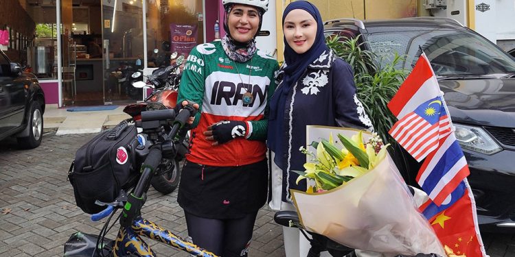Gowes 8.000 KM, Pesepeda Iran Arezoo Eskandari Jalani Pemulihan di AFK Beauty Clinic