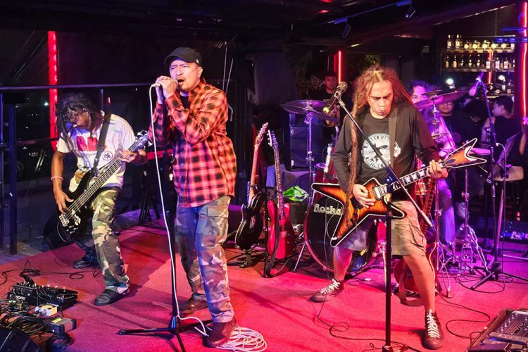 Gemakan Kembali Geliat Skena Rock Lintas Generasi, Rockafella’s Hadirkan Panggung “Friday Madness”