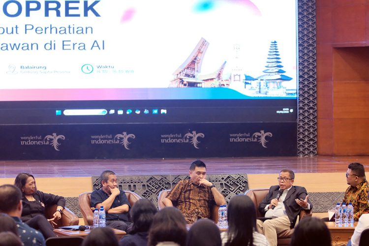 Menavigasi Pariwisata Era Algoritma: Saat Mesin Mengarahkan Pilihan, Manusia Menentukan Kepercayaan