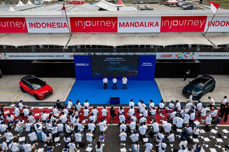 Geely Buka Keran Pre-Book Coolray, SUV Bensin Pertama yang Tantang HR-V dan Creta