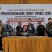 Hino Serahkan Truk Hino 300 ke SMKN 5 Makassar