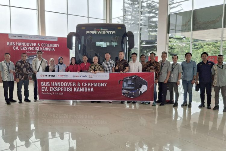Hino Semakin Dipercaya Operator Bus Sumatera, Serahkan Unit GB 150 ke Laskad Trans Palembang