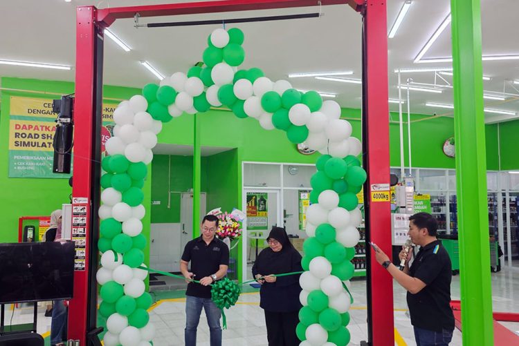 Mobeng Resmikan Cabang ke-28 di Bekasi, Bawa Promo Oli Diskon 75 Persen