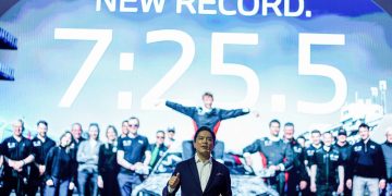 BMW M2 CS Pecahkan Rekor Nurburgring, Trio Mobil M Terbaru Resmi Meluncur di Indonesia