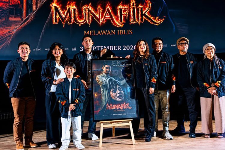 Film Munafik: Melawan Iblis, Cerita Adam Lawan Iblis dan Trauma Masa Lalu