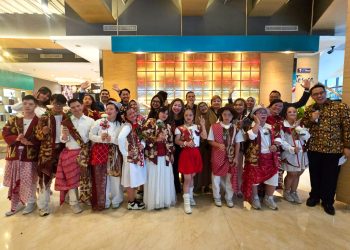Gandeng 3 Komunitas, THE 1O1 Sedayu Darmawangsa Rayakan HUT RI ke-81 Lewat Fashion Show